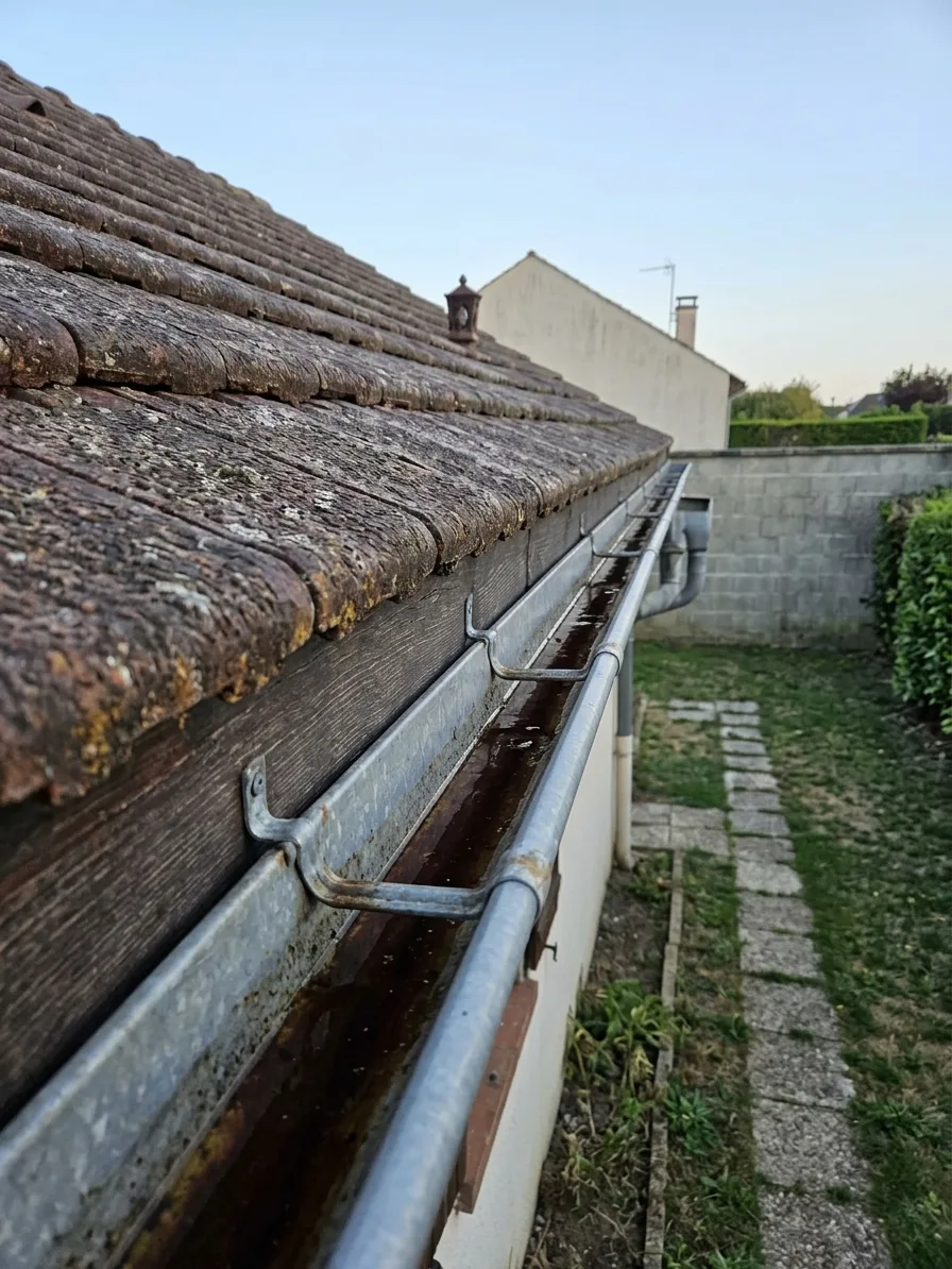 Entretien et réparation de gouttières à Champs-sur-Marne